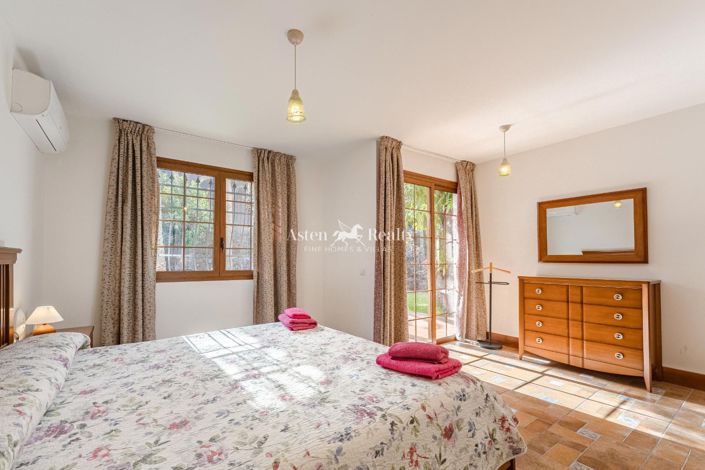 Image No.16-6 Bed Villa for sale