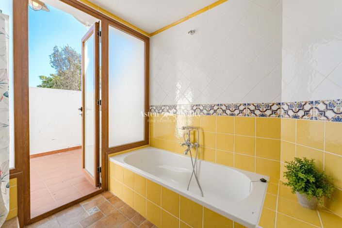 Image No.21-6 Bed Villa for sale