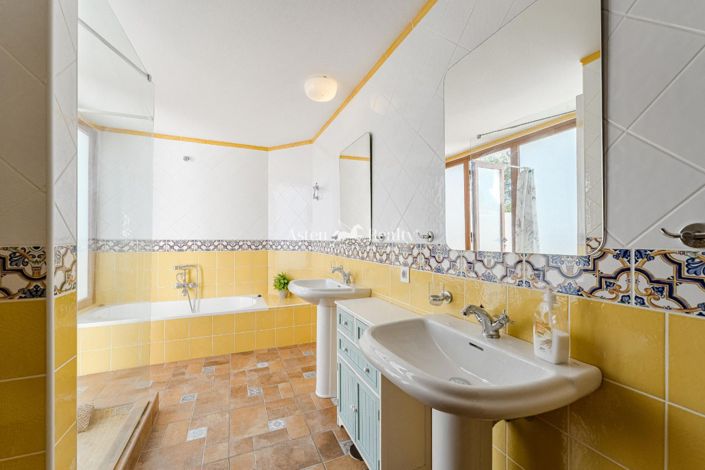 Image No.22-6 Bed Villa for sale