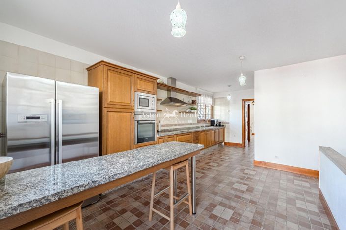 Image No.9-6 Bed Villa for sale