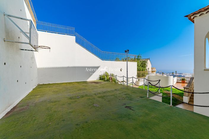 Image No.28-8 Bed Villa for sale