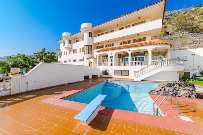 Image No.31-8 Bed Villa for sale