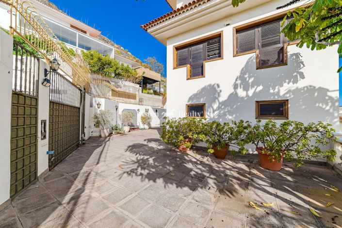 Image No.34-8 Bed Villa for sale