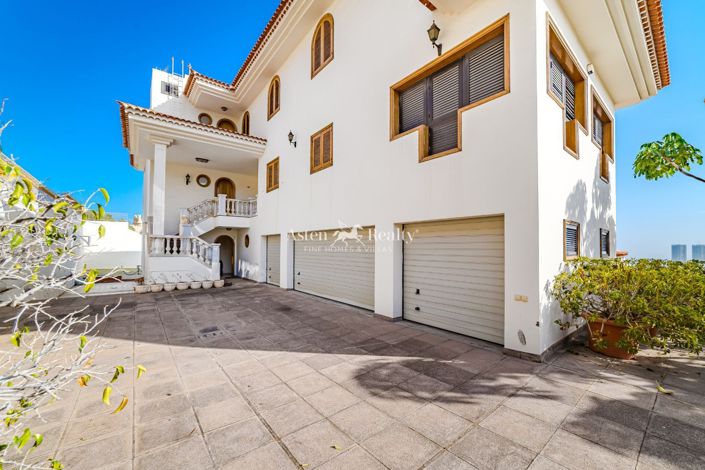Image No.35-8 Bed Villa for sale