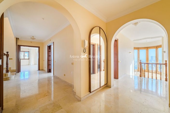 Image No.38-8 Bed Villa for sale