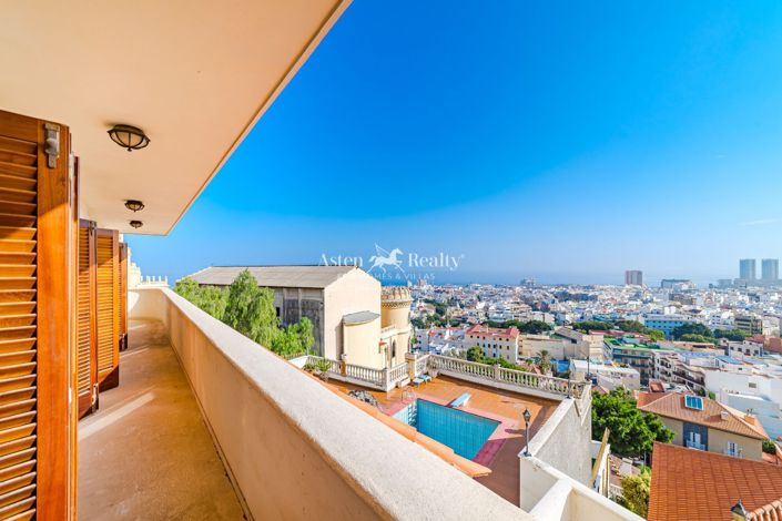 Image No.43-8 Bed Villa for sale
