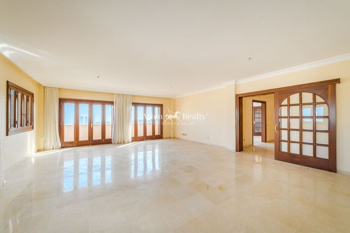 Image No.47-8 Bed Villa for sale