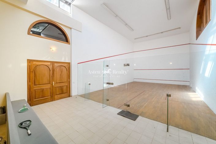 Image No.6-8 Bed Villa for sale