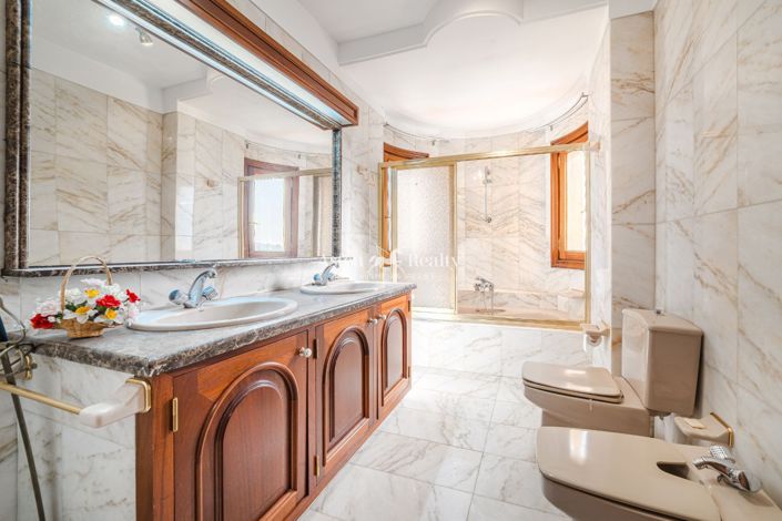 Image No.60-8 Bed Villa for sale