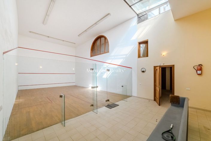 Image No.7-8 Bed Villa for sale