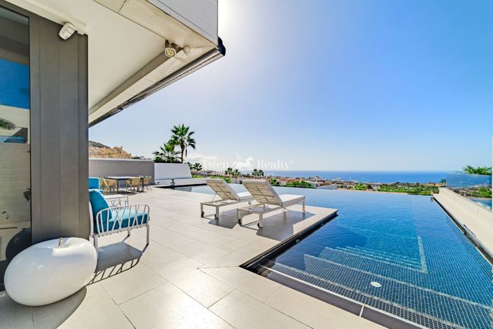 Image No.10-5 Bed Villa for sale