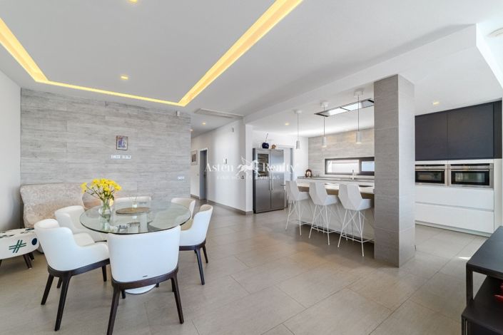 Image No.19-5 Bed Villa for sale