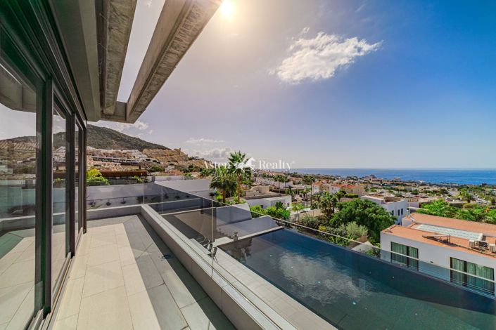 Image No.48-5 Bed Villa for sale