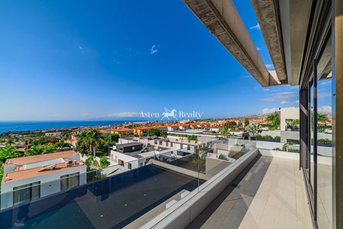 Image No.51-5 Bed Villa for sale