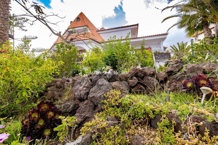 Image No.14-27 Bed Property for sale