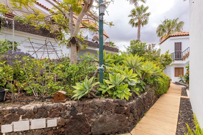 Image No.19-27 Bed Property for sale