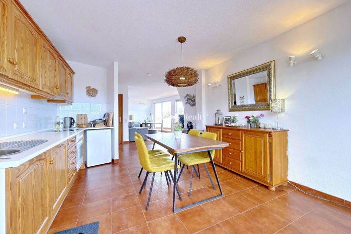 Image No.32-27 Bed Property for sale