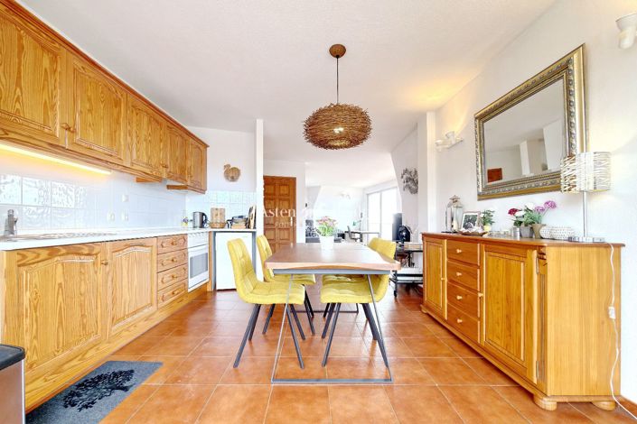 Image No.34-27 Bed Property for sale