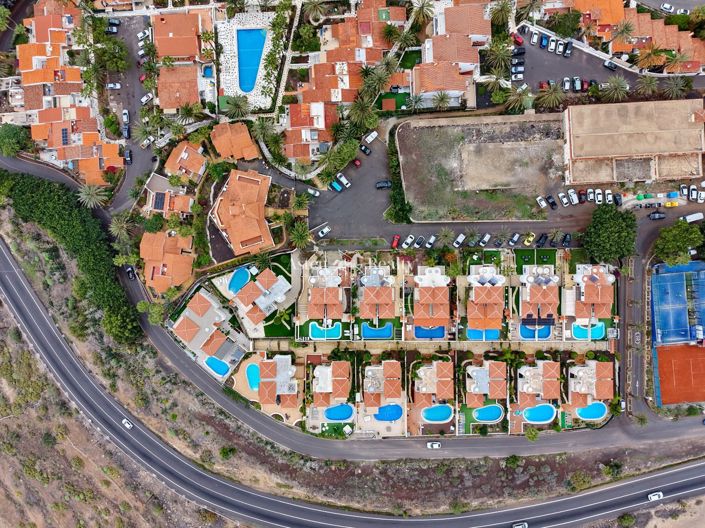 Image No.4-27 Bed Property for sale