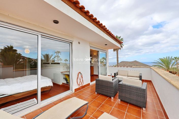 Image No.42-27 Bed Property for sale