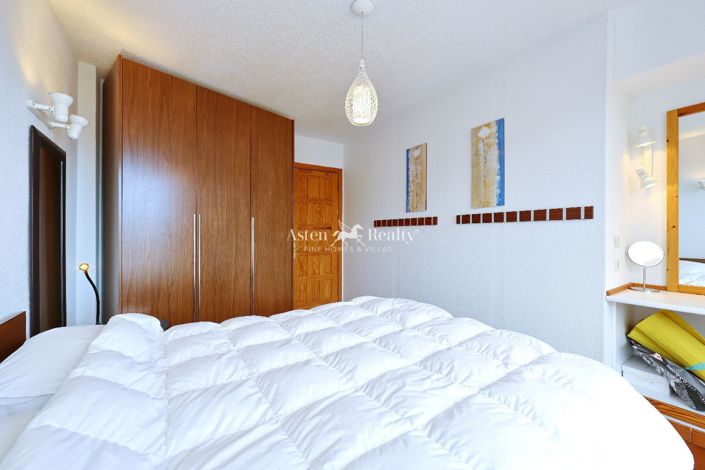 Image No.42-27 Bed Property for sale
