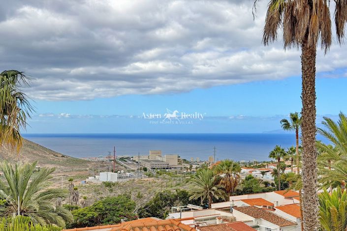 Image No.45-27 Bed Property for sale