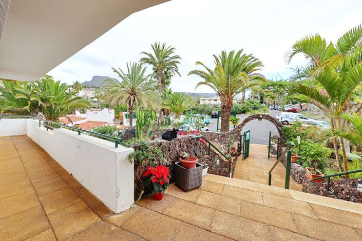 Image No.46-27 Bed Property for sale