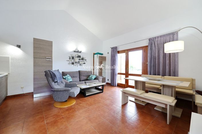 Image No.51-27 Bed Property for sale