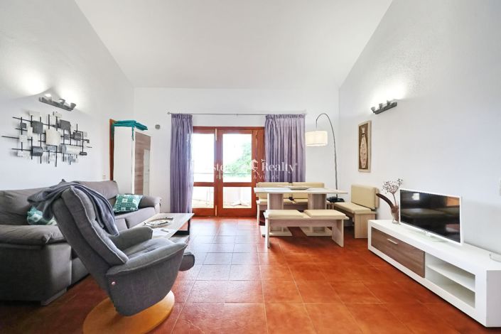 Image No.52-27 Bed Property for sale