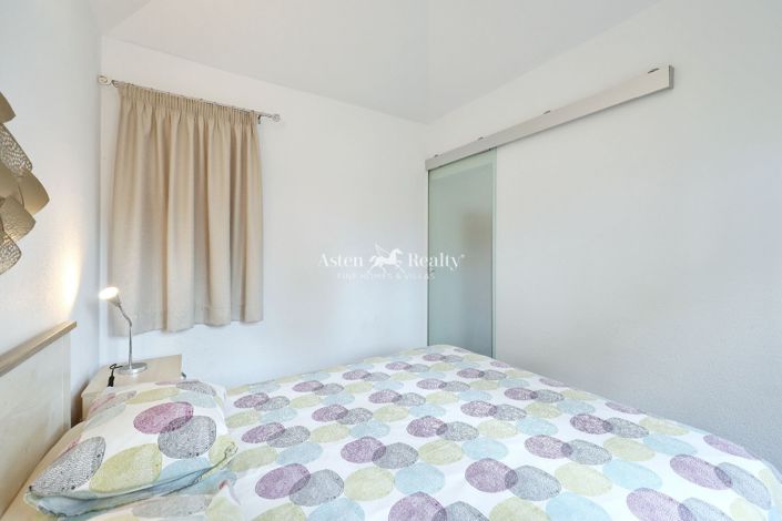 Image No.56-27 Bed Property for sale