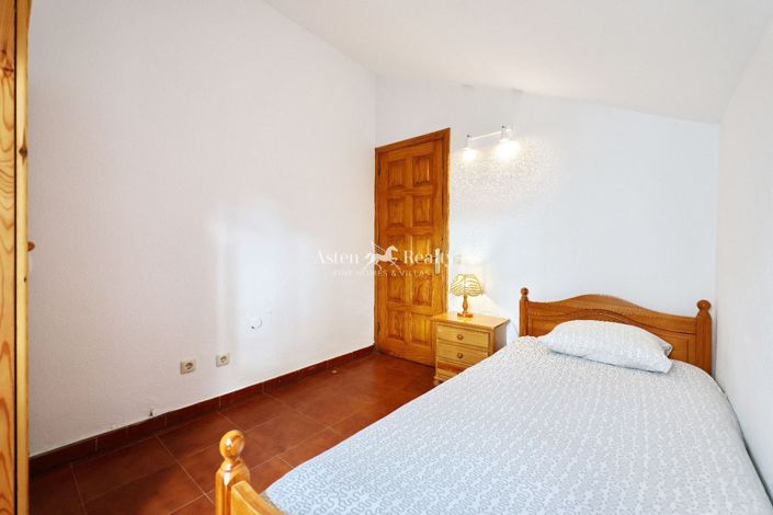 Image No.59-27 Bed Property for sale