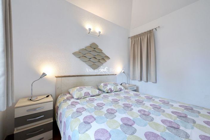 Image No.60-27 Bed Property for sale