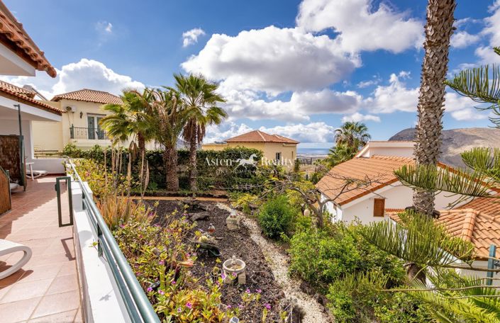 Image No.8-27 Bed Property for sale