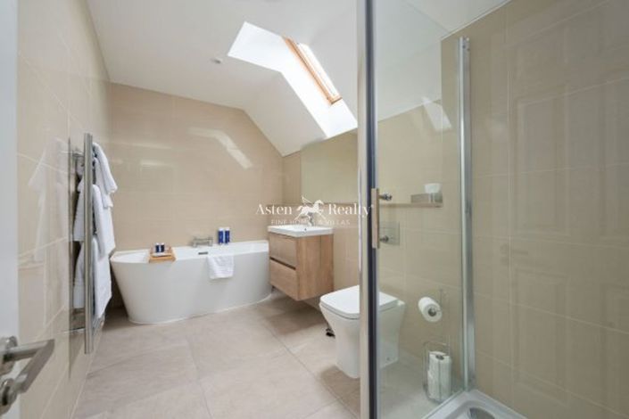 Image No.14-2 Bed House for sale