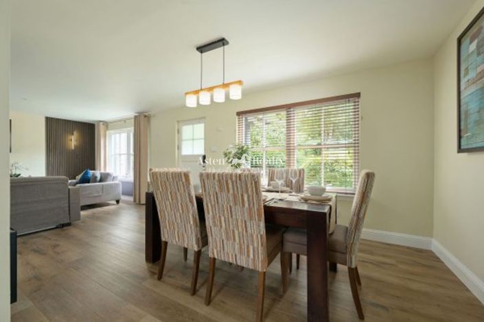 Image No.5-2 Bed House for sale