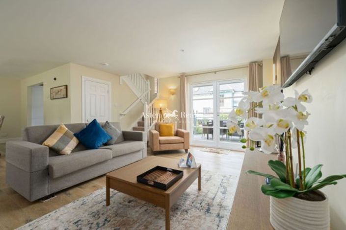 Image No.9-2 Bed House for sale