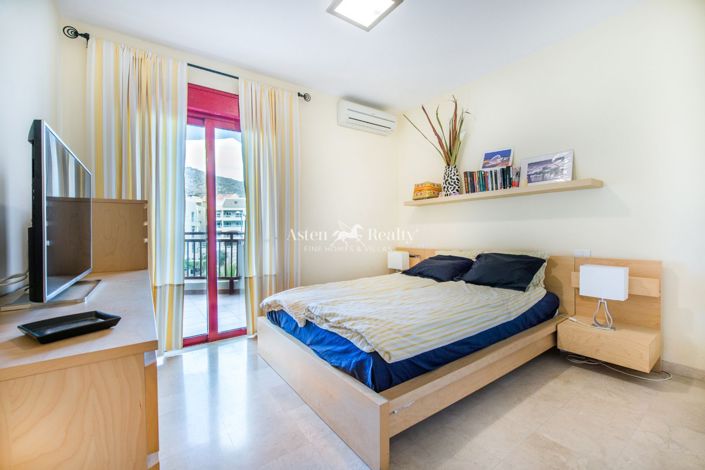 Image No.15-2 Bed Flat for sale