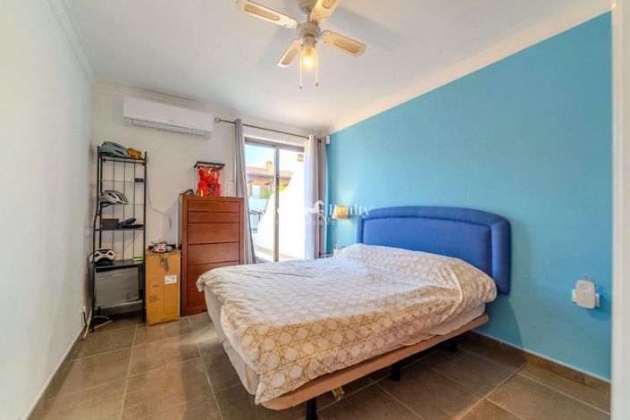 Image No.11-2 Bed Flat for sale