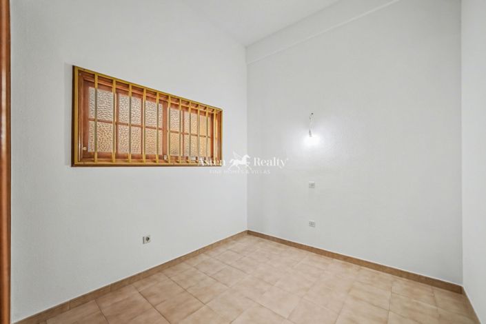 Image No.12-3 Bed Flat for sale