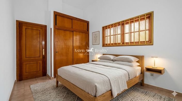Image No.14-3 Bed Flat for sale