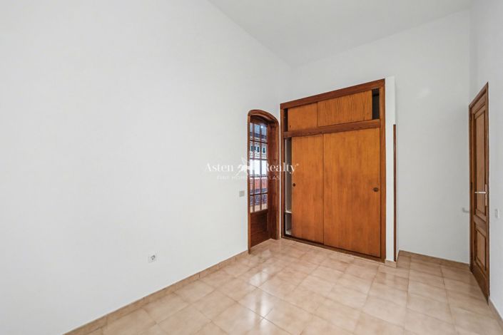 Image No.15-3 Bed Flat for sale