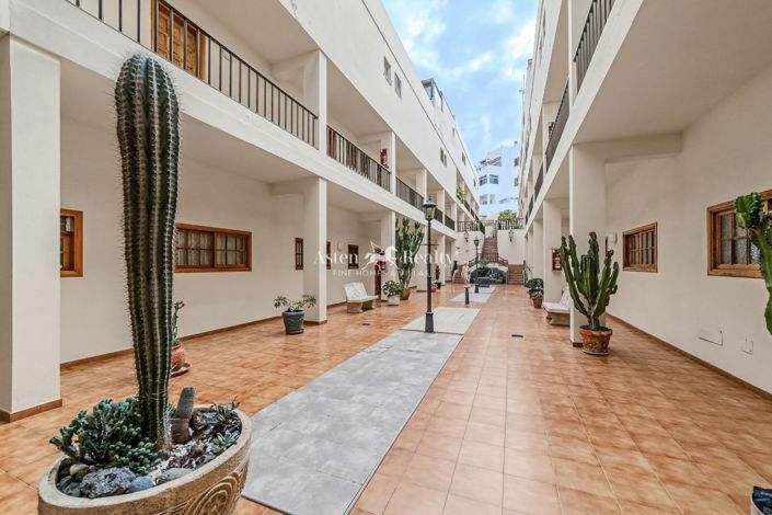 Image No.20-3 Bed Flat for sale