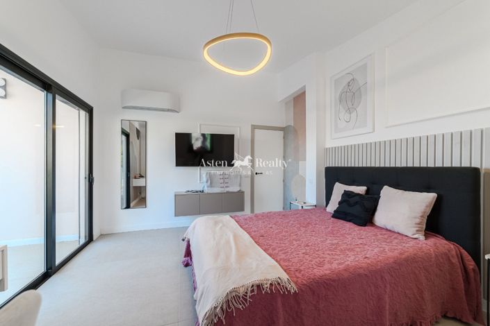 Image No.18-4 Bed Villa for sale