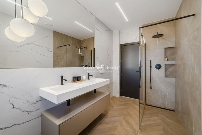 Image No.28-4 Bed Villa for sale