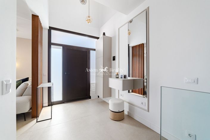 Image No.7-4 Bed Villa for sale