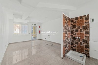 22886330