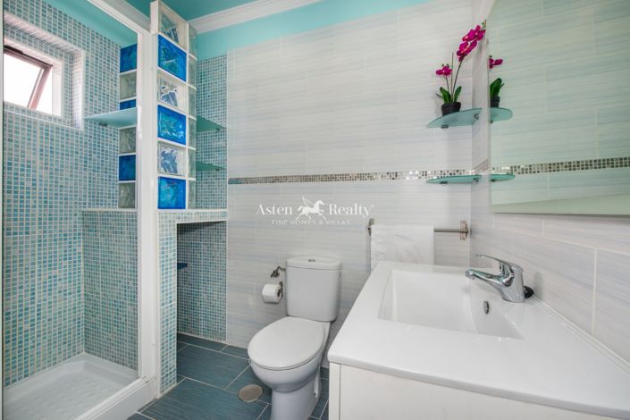 Image No.15-2 Bed House for sale