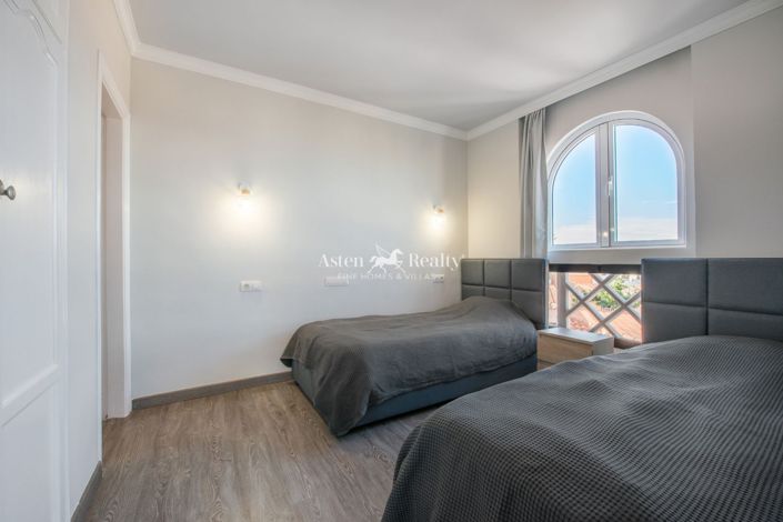 Image No.16-2 Bed House for sale