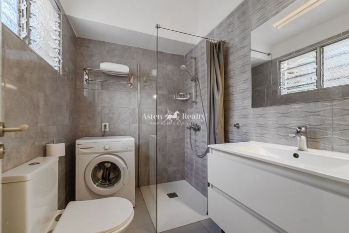 Image No.11-Studio for sale