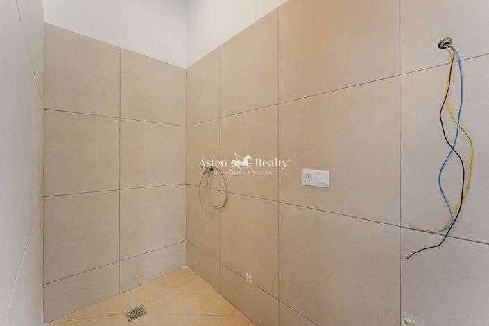 Image No.3-Studio for sale